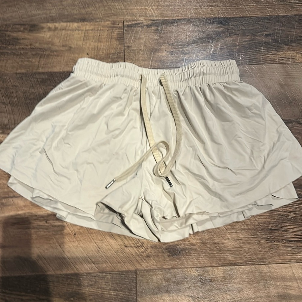 khaki skirt